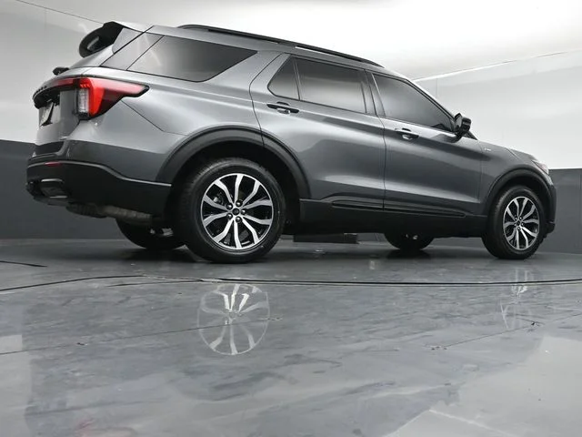 Certified Used 2025 Carbonized Gray Metallic Ford ST-Line image 41