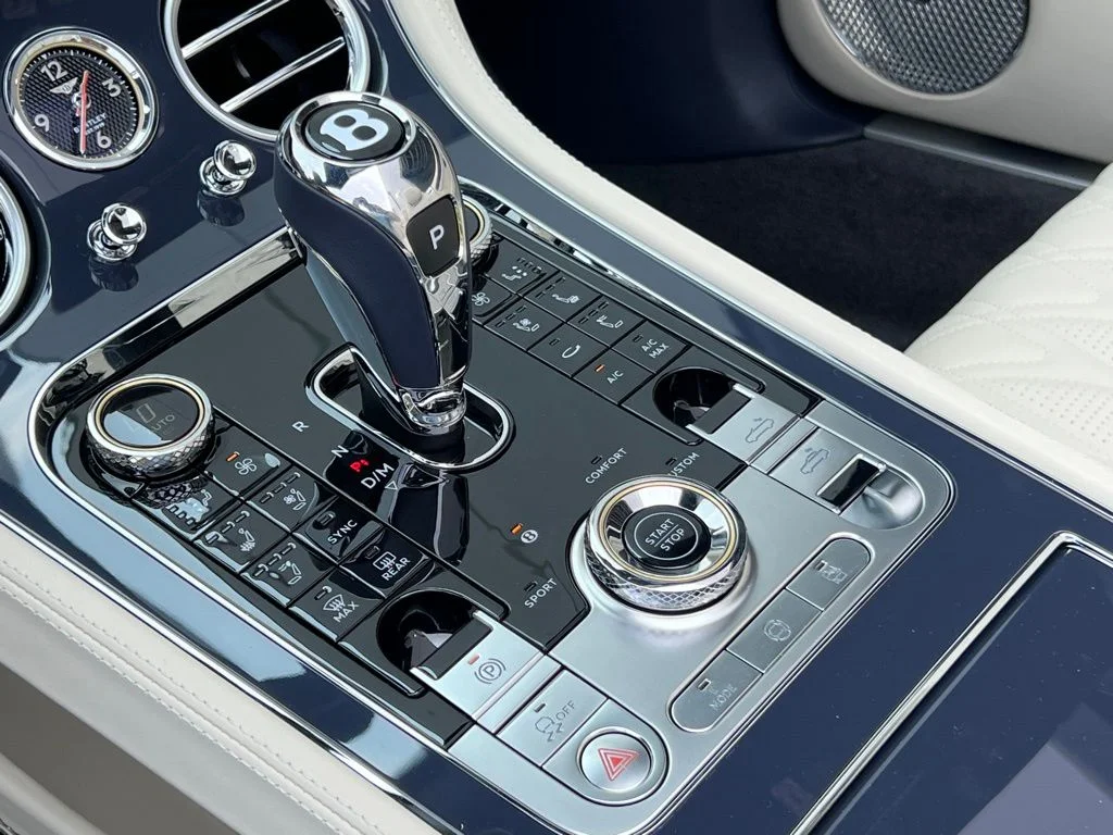 Used 2026  Bentley Azure image 24