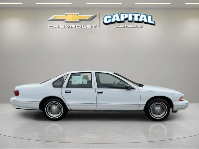 Used 1996 White Chevrolet 1SA Special Value Pkg image 6