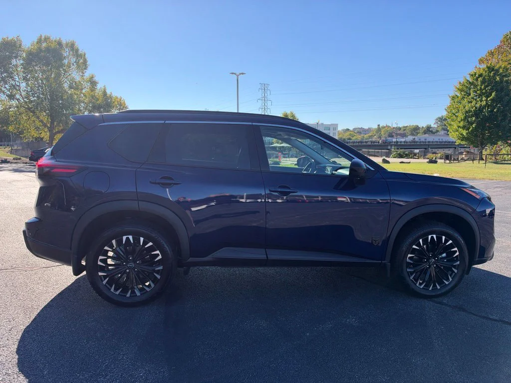 Used 2026 Deep Ocean Nissan Dark Armor image 8