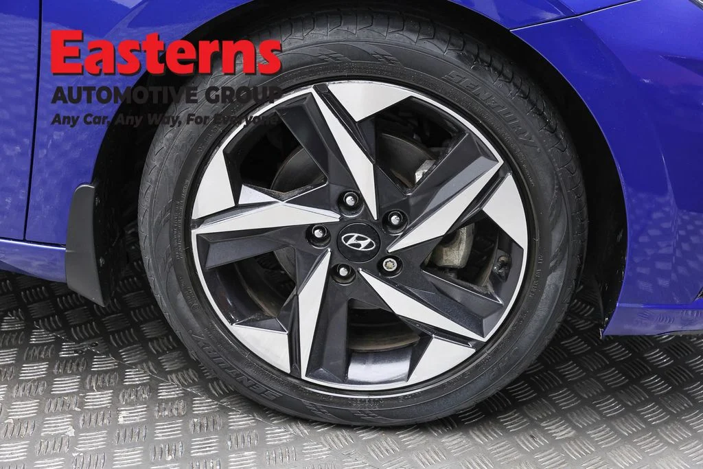 Used 2022 Blue Hyundai SEL image 31