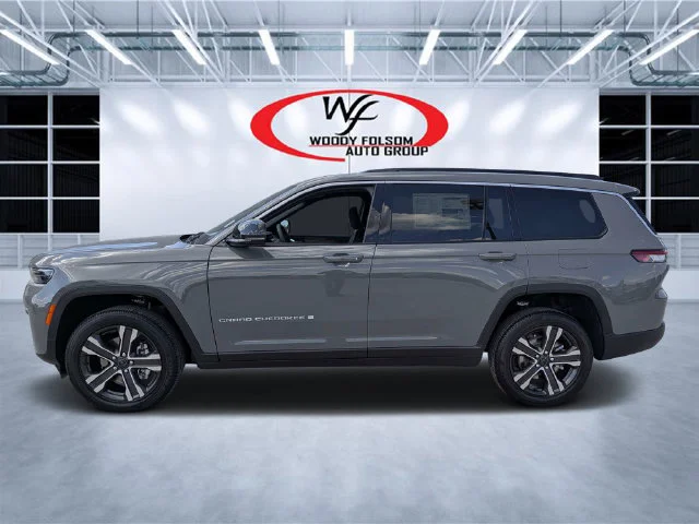 New 2027 Gray Jeep Limited image 6