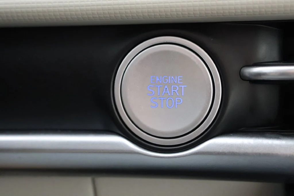 Used 2025 Phantom Black Hyundai SEL image 16