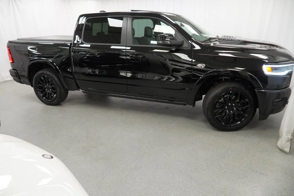 New 2026 Diamond Black Crystal Pearl-Coat Exterior Paint RAM Limited image 9