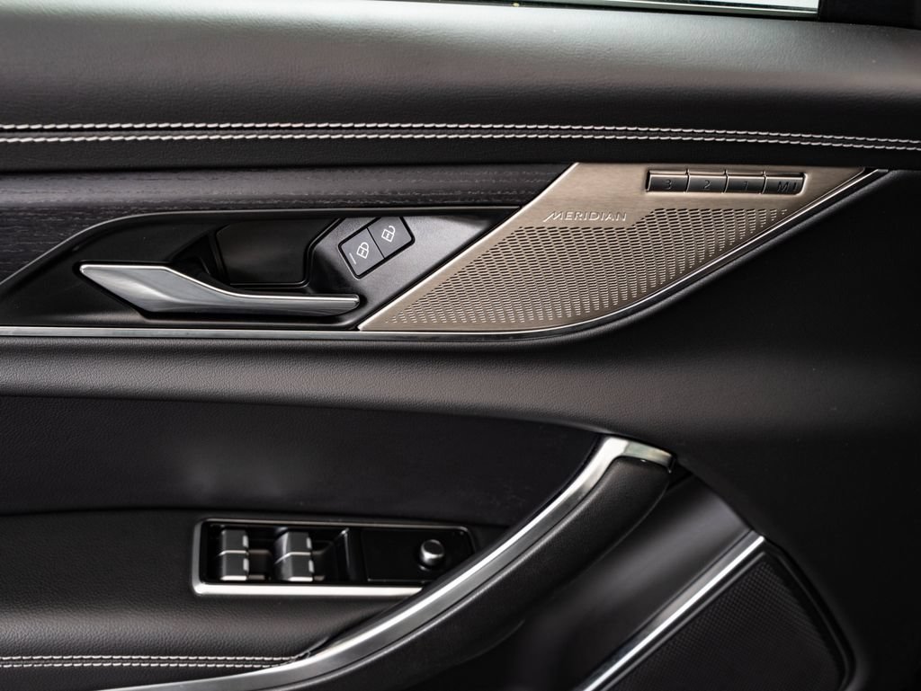 2024 Jaguar XF R-Dynamic SE - Photo 24