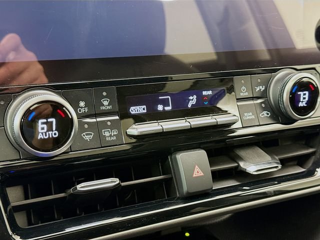 2023 Toyota Highlander XLE - Photo 16