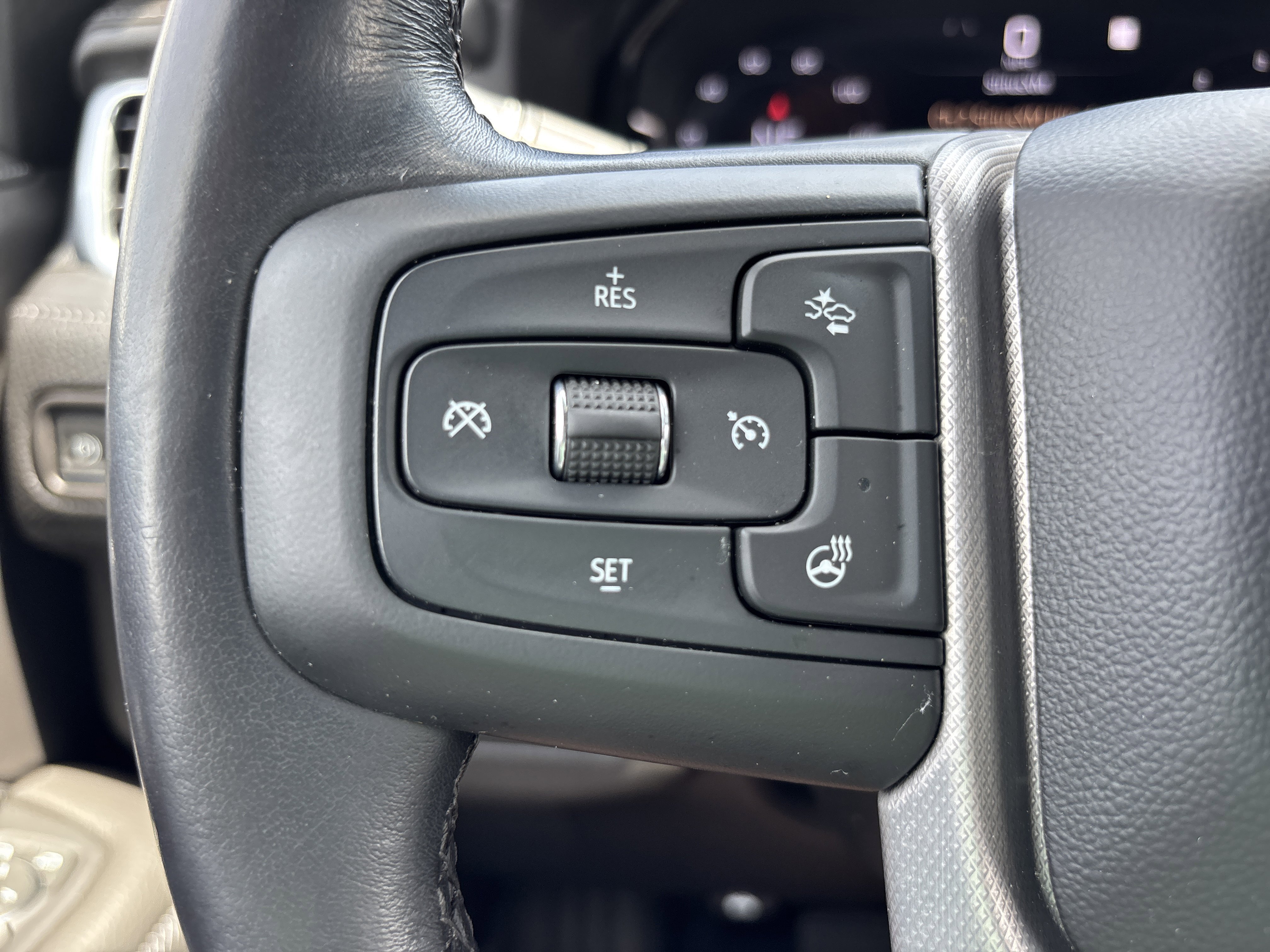 Used 2022 White Frost Tricoat GMC Denali 4WD image 33