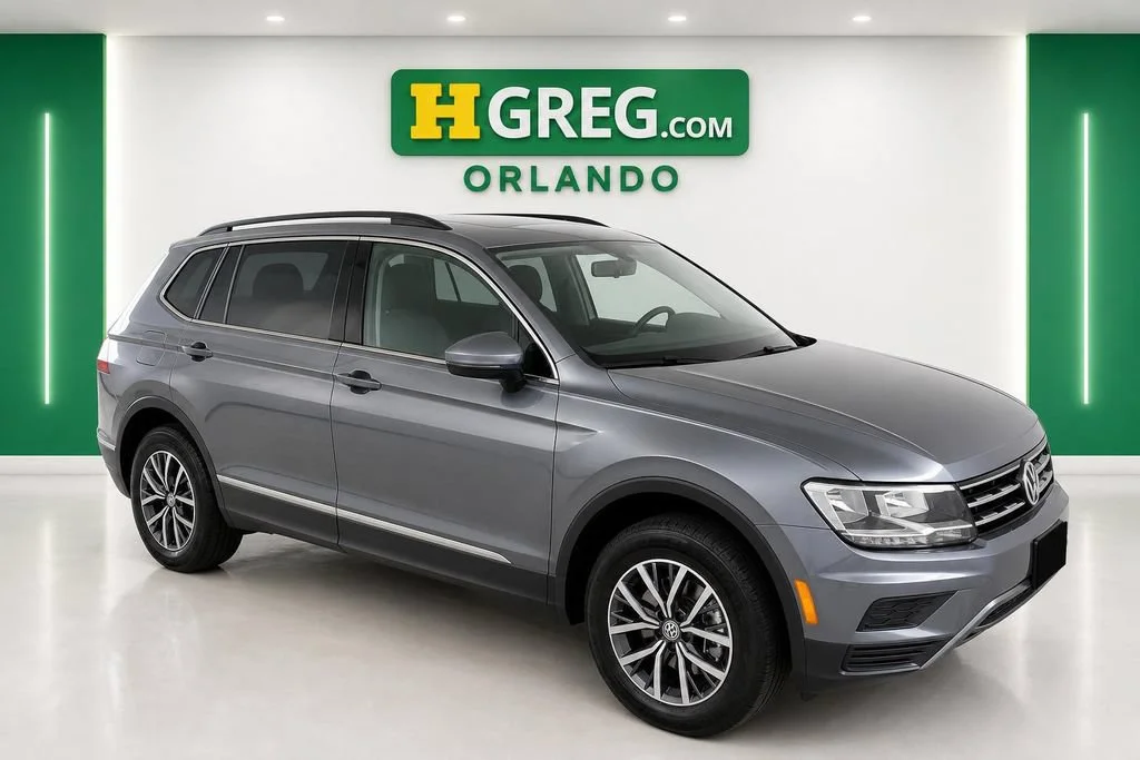 Used 2020 Platinum Gray Metallic Volkswagen SE image 1