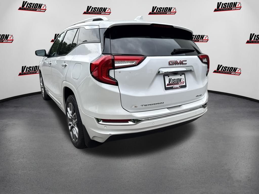 Used 2022 White GMC Denali image 7