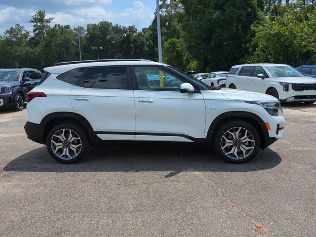 Used 2023 White Kia SX image 5