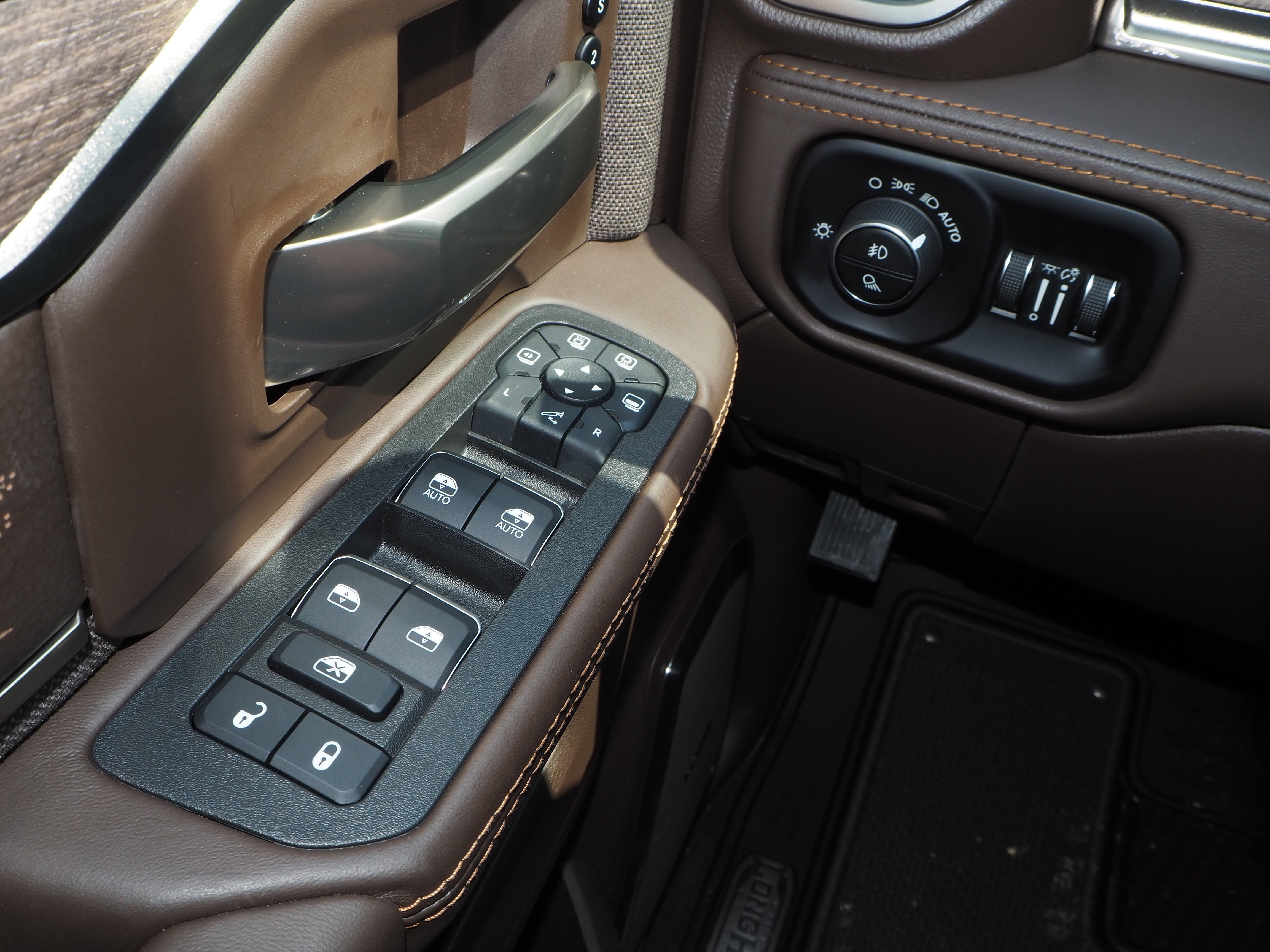 2025 RAM 2500 Limited - Photo 32
