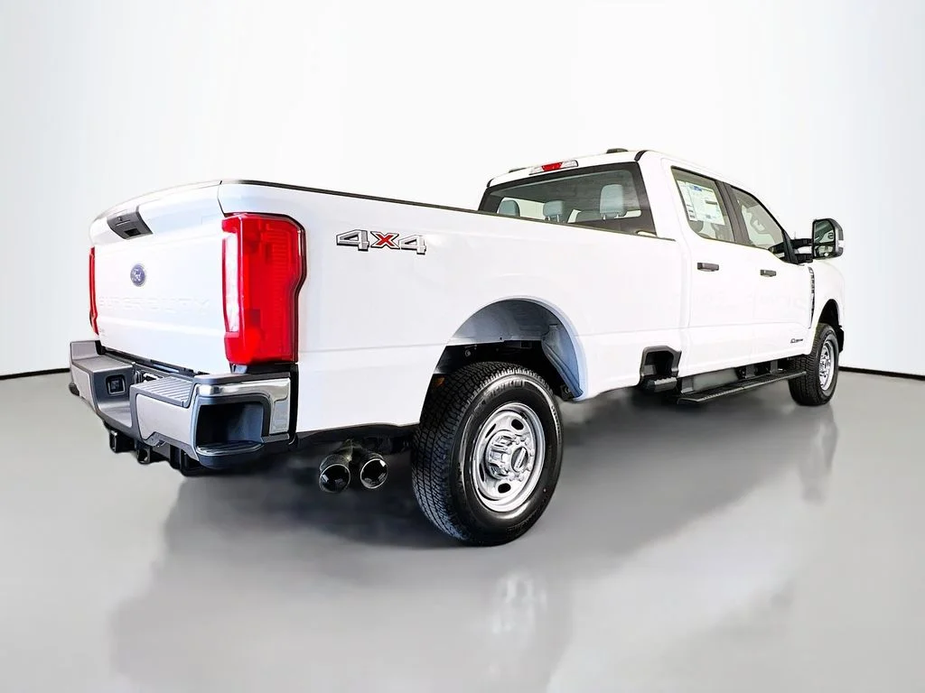 New 2026 Oxford White Ford XL image 14