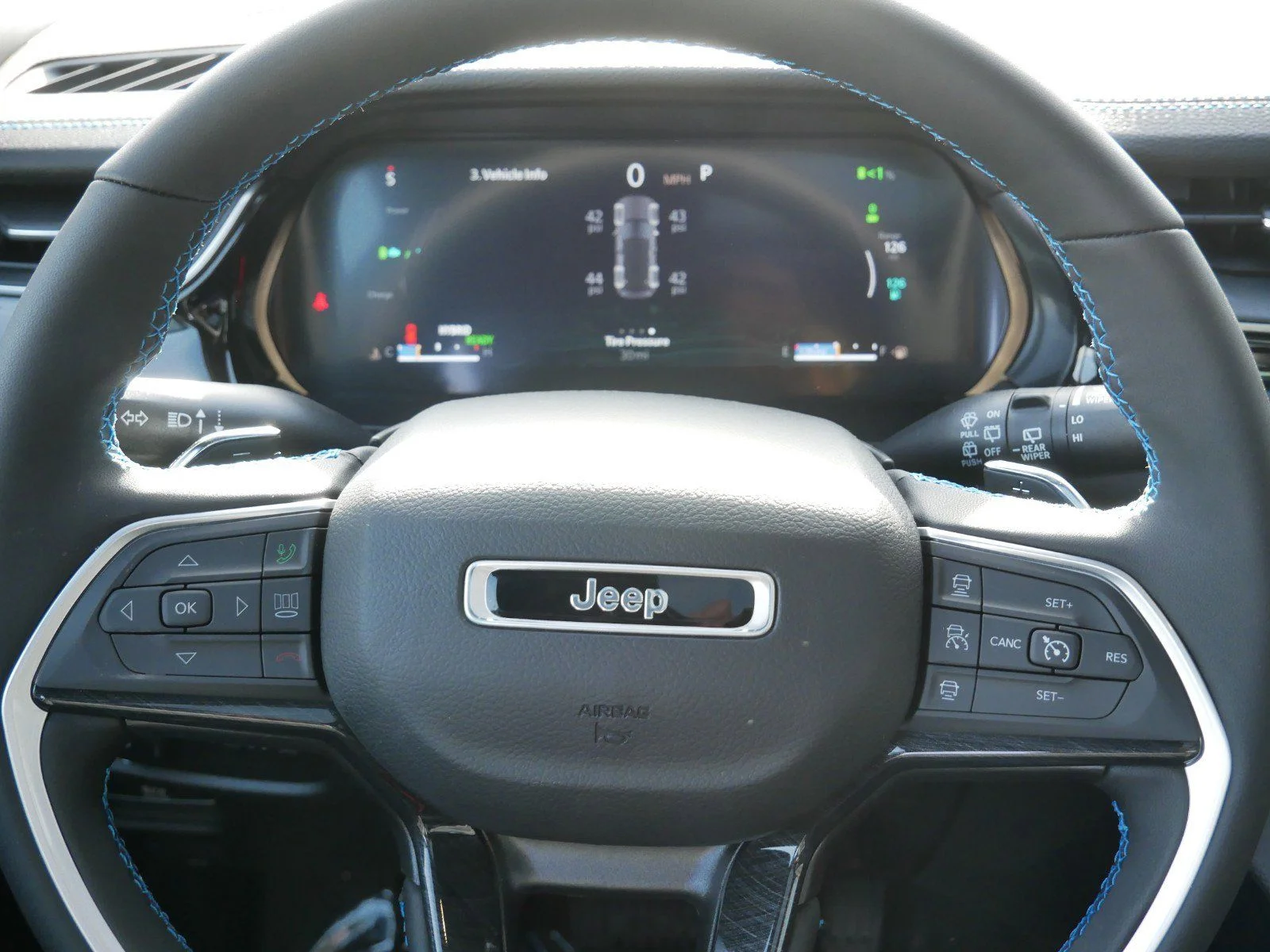 New 2024 Bright White Clearcoat Jeep Trailhawk 4xe image 18