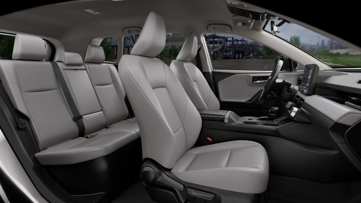 New 2026 Wind Chill Pearl Toyota XLE Premium image 20