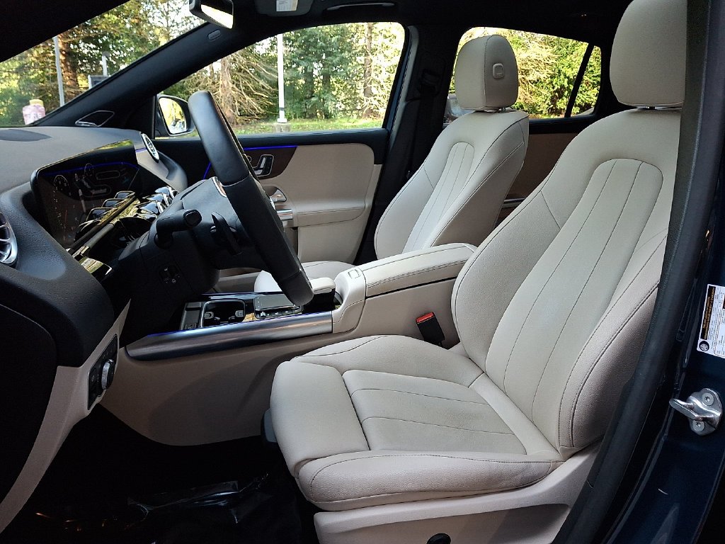Used 2023 Blue Mercedes-Benz GLA 250 image 13