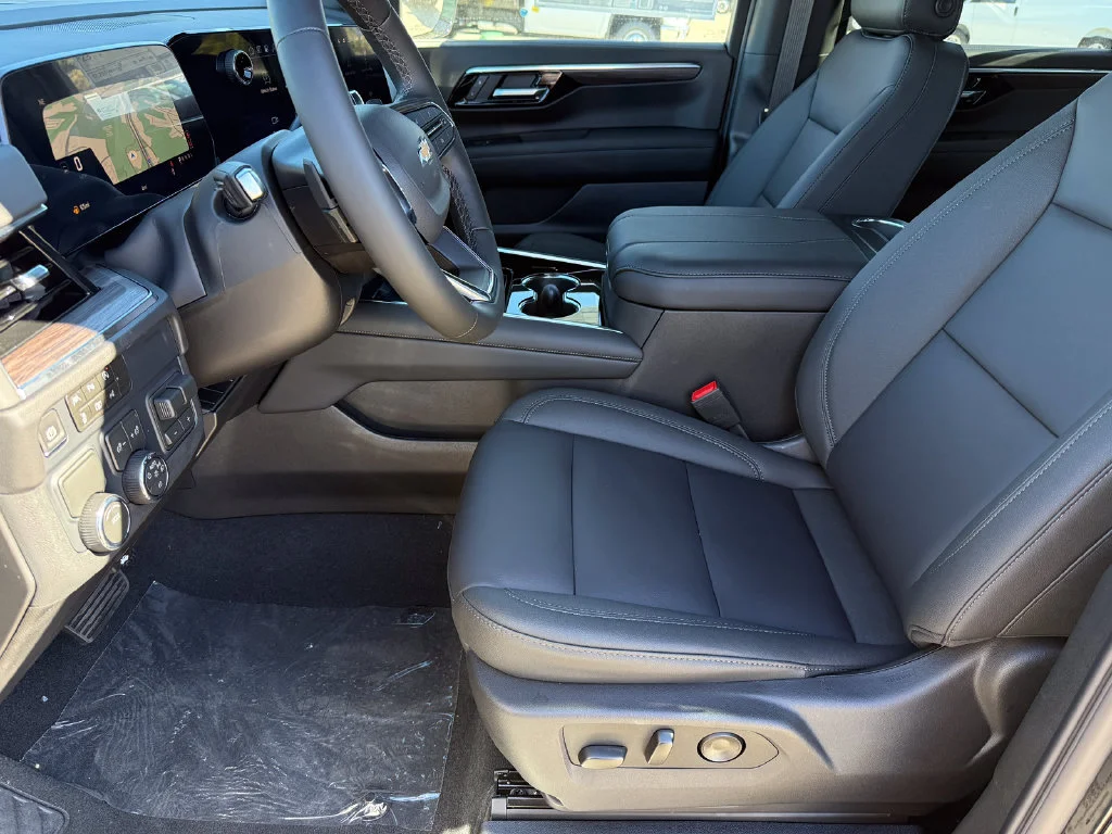 2027 Chevrolet Suburban LT - Photo 14