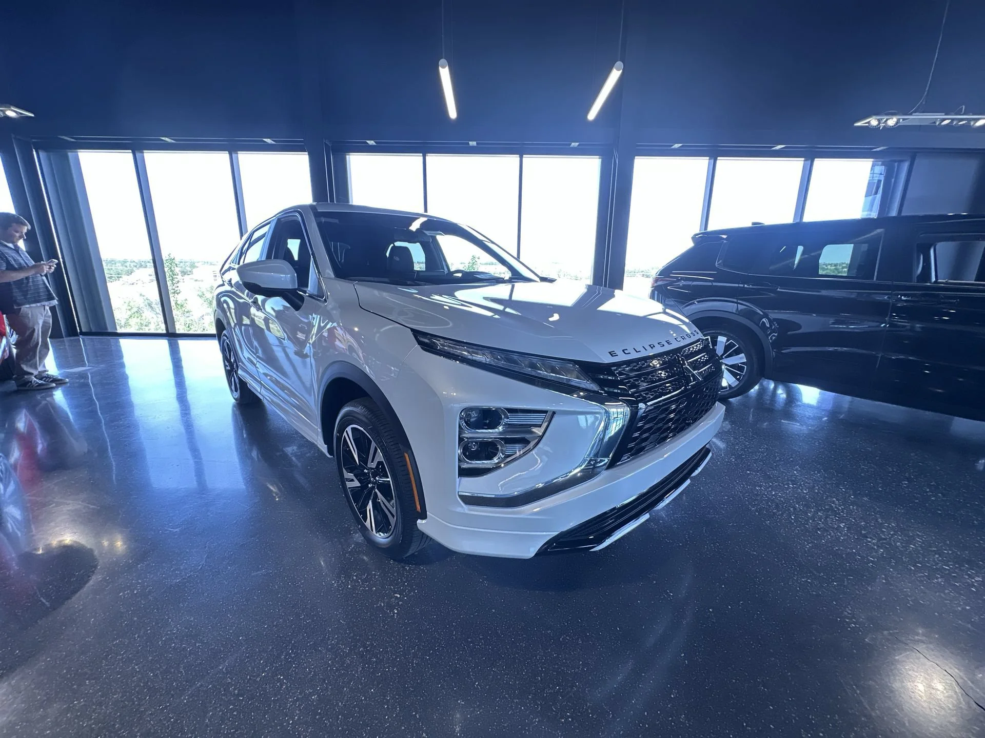 New 2026 White Diamond Mitsubishi SEL image 2