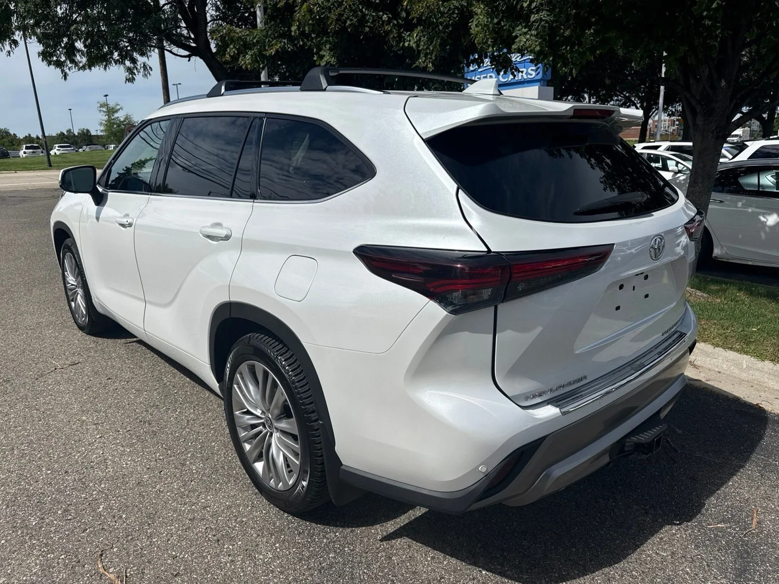 Used 2024 Pearl Toyota Platinum image 13