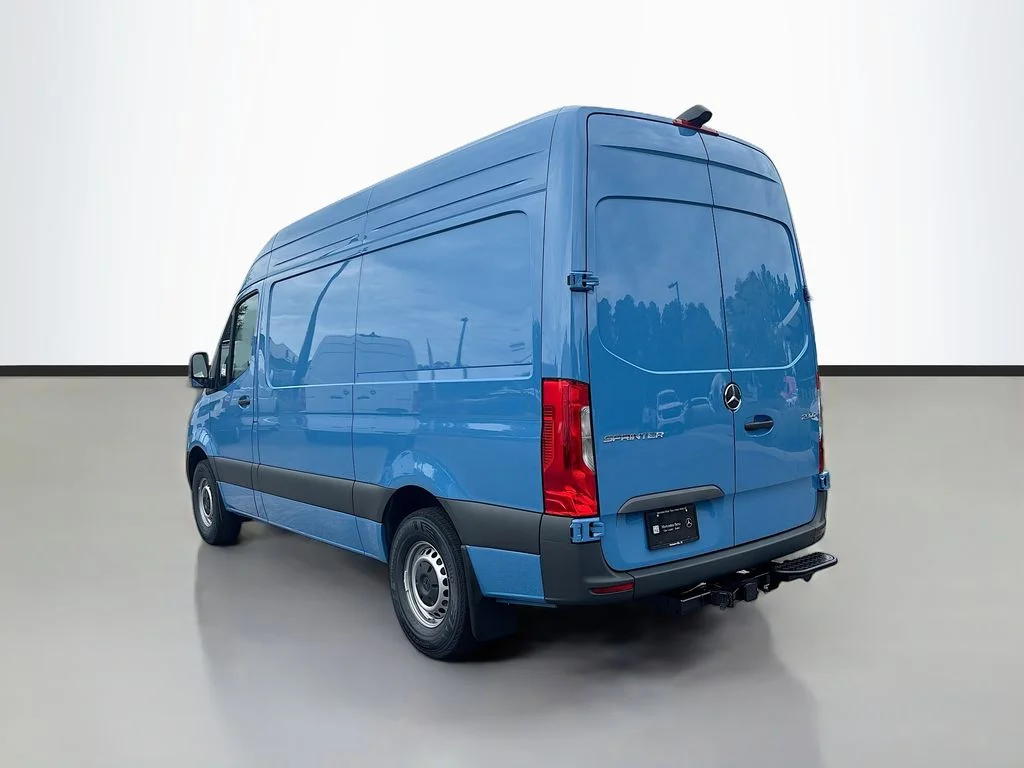 New 2026  Mercedes-Benz Cargo 144 WB image 8