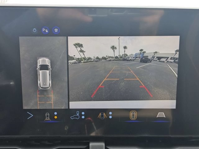 New 2027 Polar White Tricoat Chevrolet ACTIV image 23