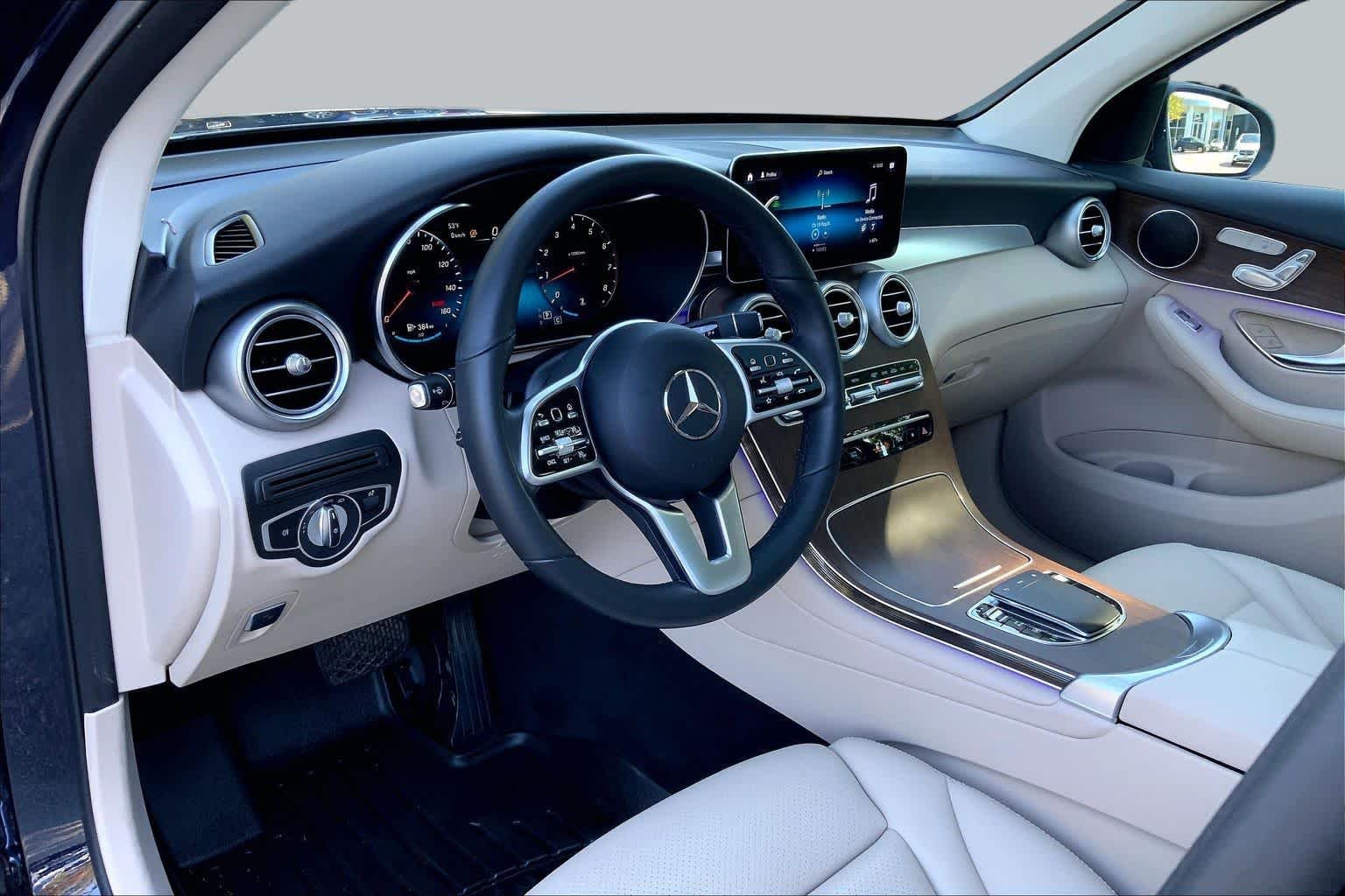 Used 2022 Lunar Blue Metallic Mercedes-Benz GLC 300 image 18