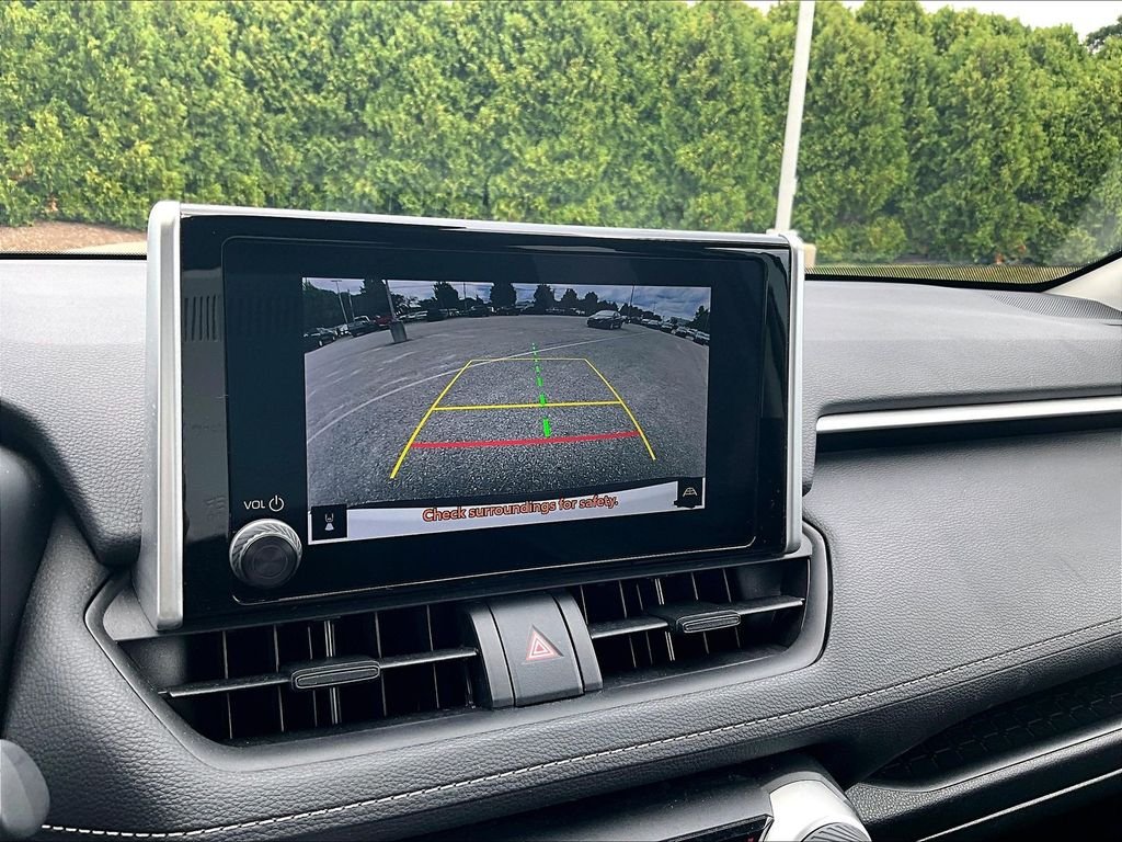 Used 2025 White Toyota XLE image 19