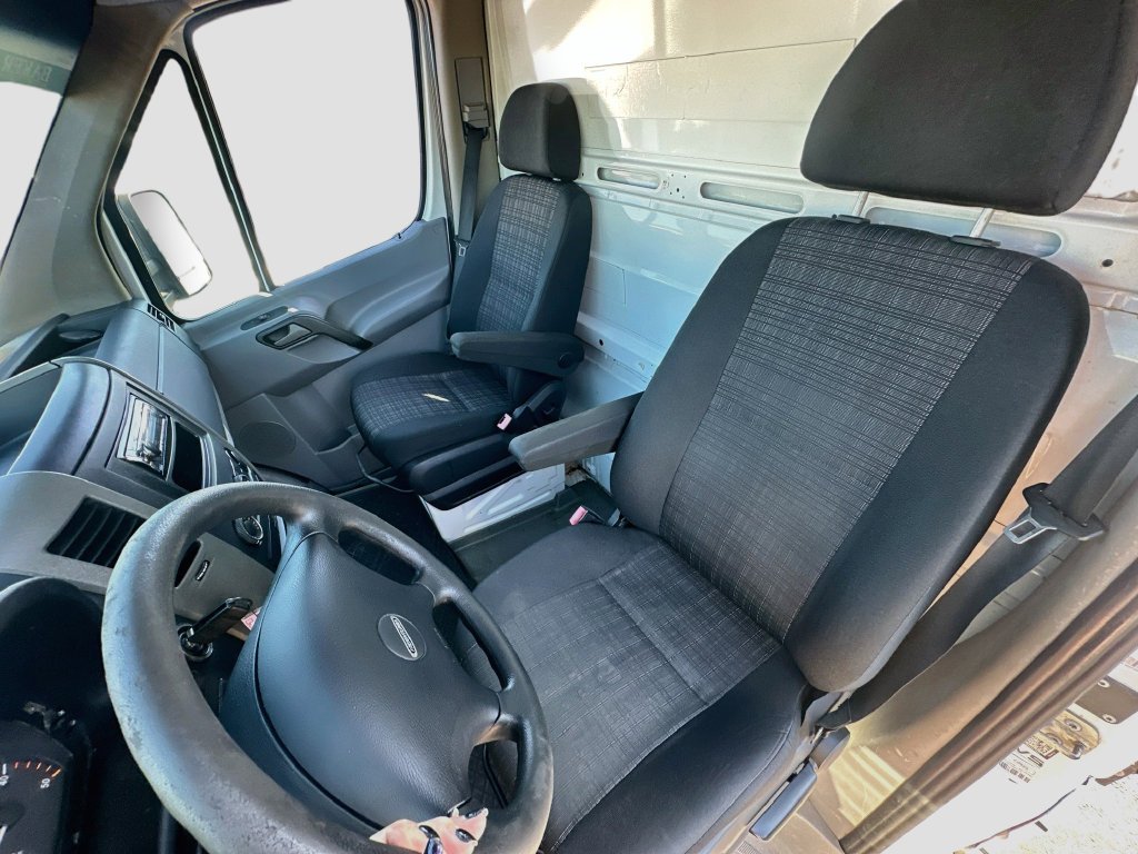 Used 2015 White Freightliner 14 Foot Flat Bed image 5