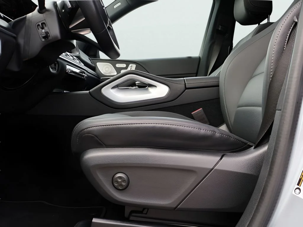 Used 2025  Mercedes-Benz GLS 450 image 41