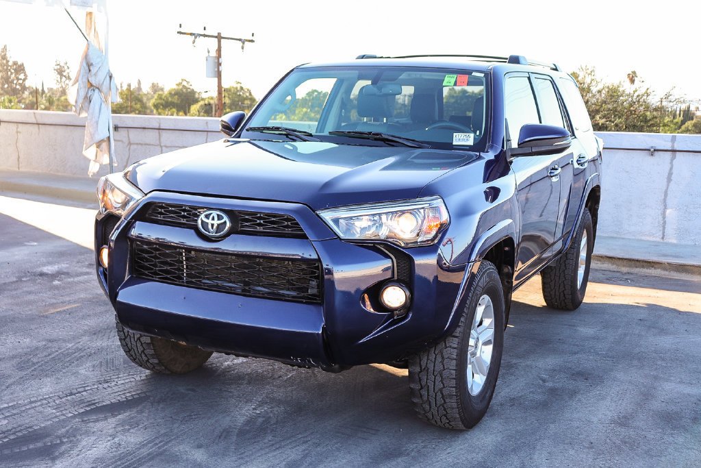 Used 2019 Nautical Blue Metallic Toyota SR5 Premium image 4