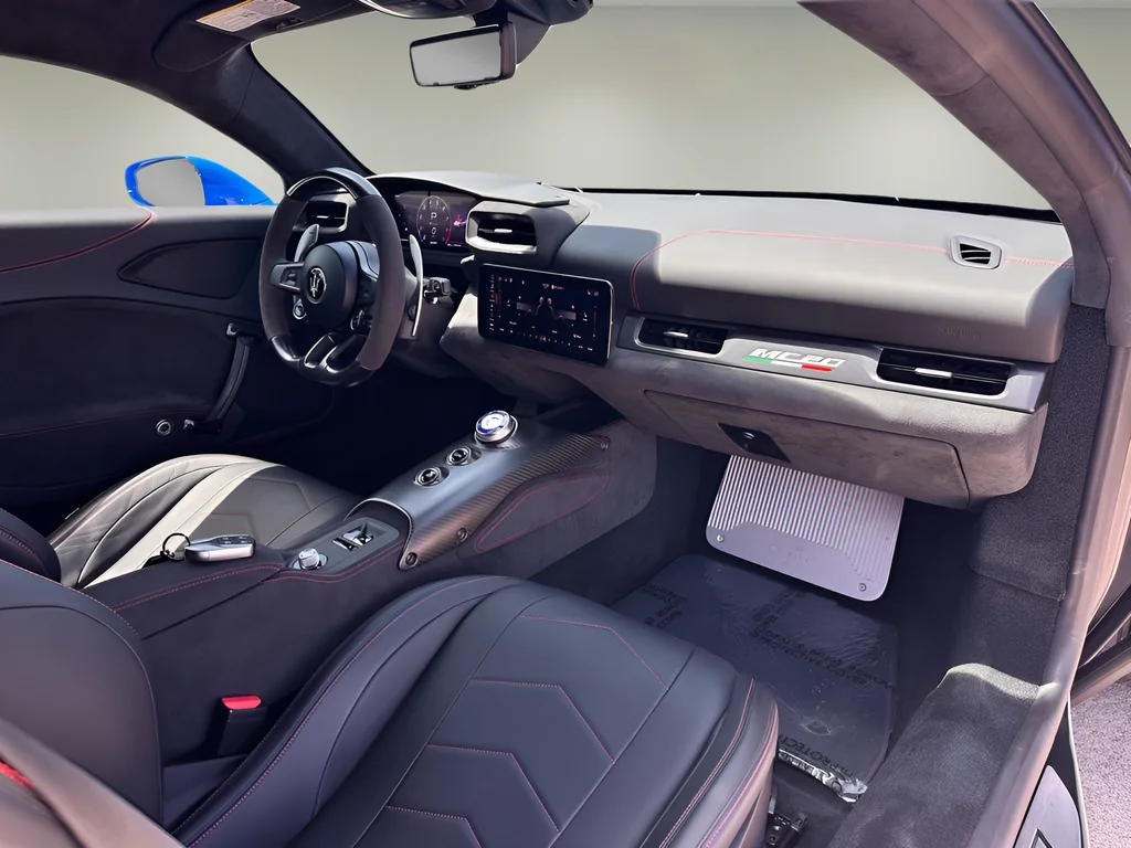 Used 2022 Blue Maserati Base image 24