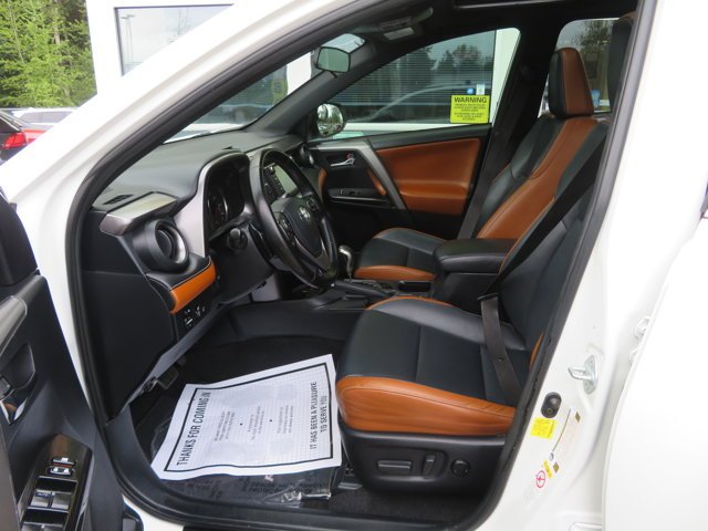 Used 2017  Toyota SE image 21
