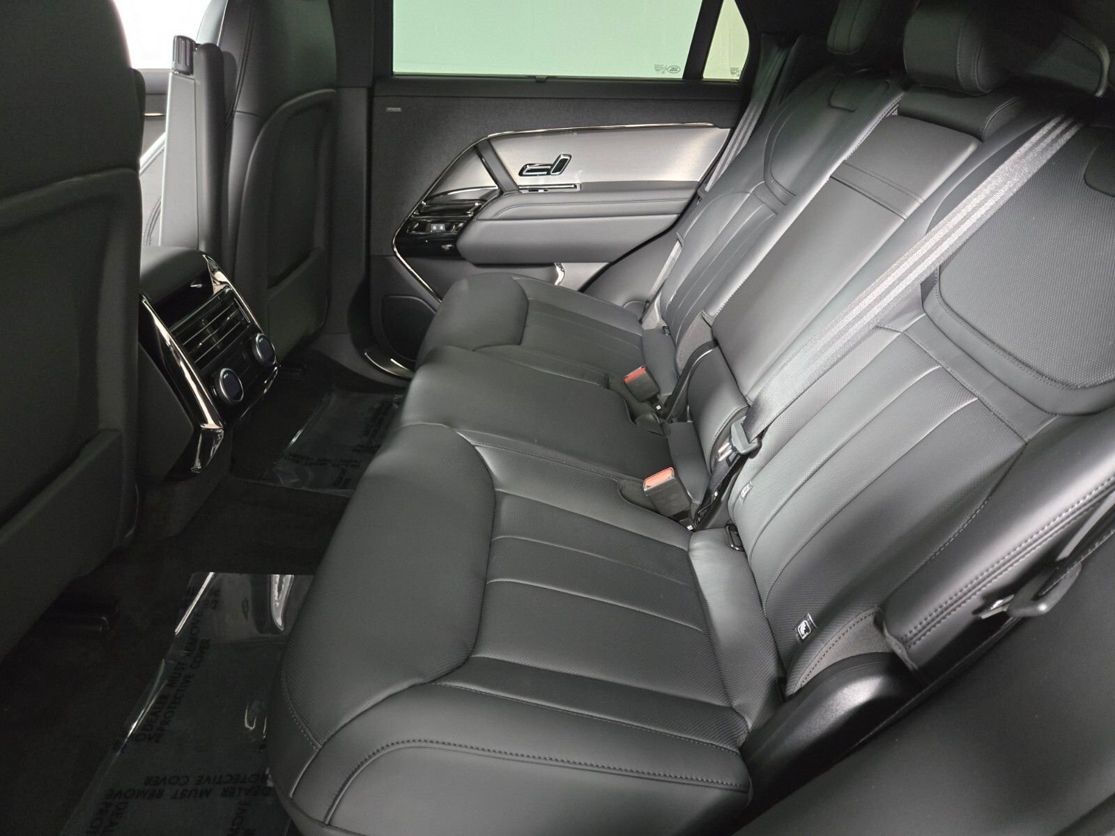 New 2026 Borasco Grey Land Rover Dynamic SE image 5