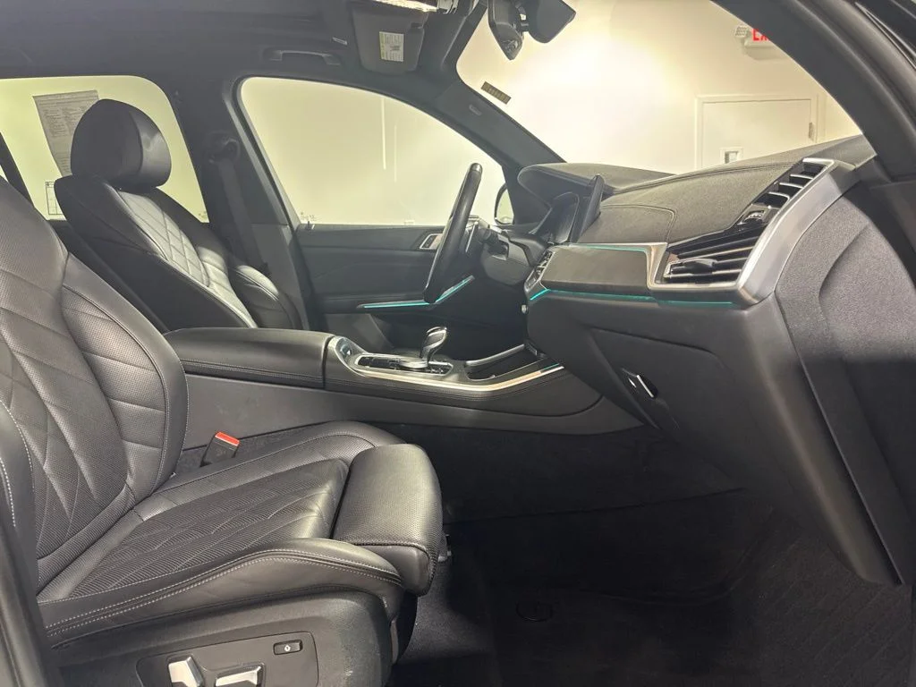 Used 2023 Jet Black BMW xDrive40i image 28