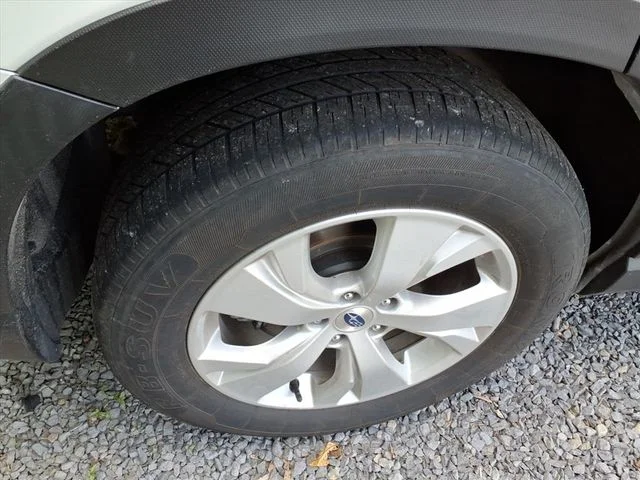 Used 2020 White Subaru Base image 12