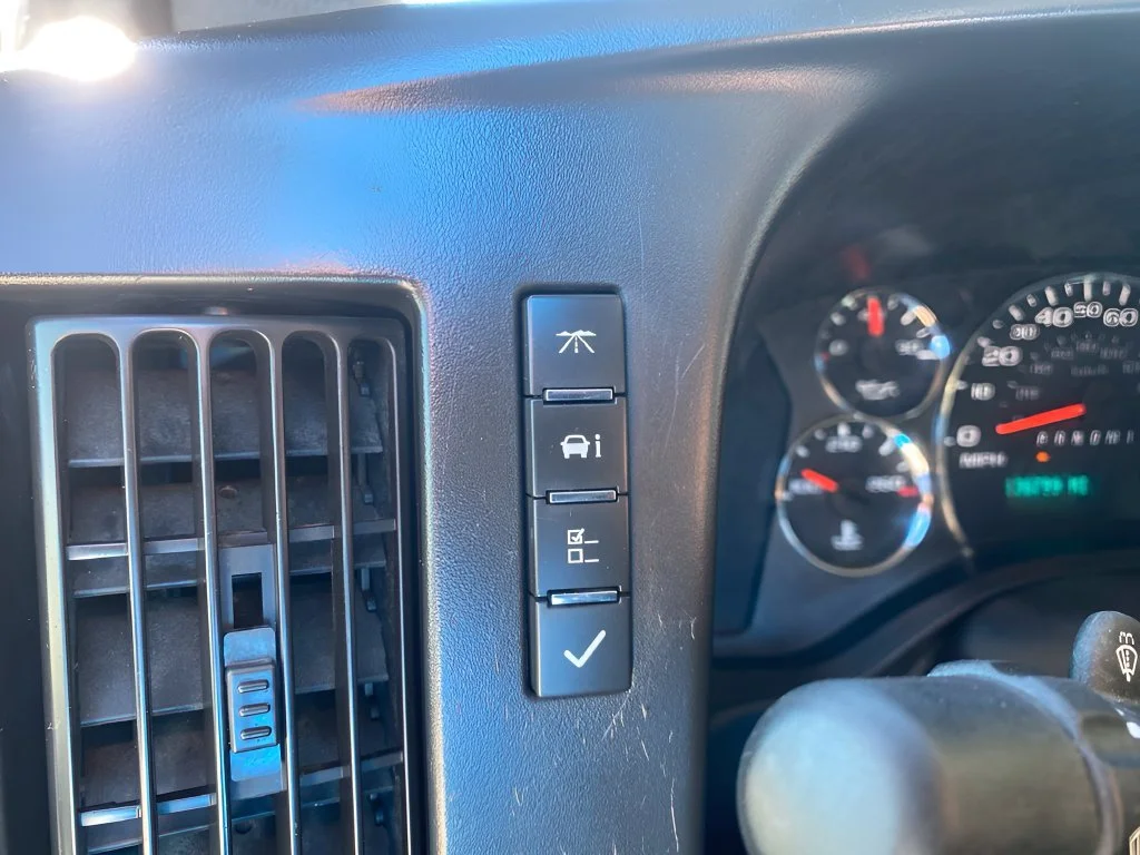 Used 2014 SUMMIT WHITE Chevrolet  image 17