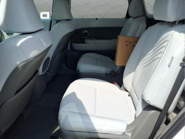New 2026 White Hyundai SEL Premium image 14