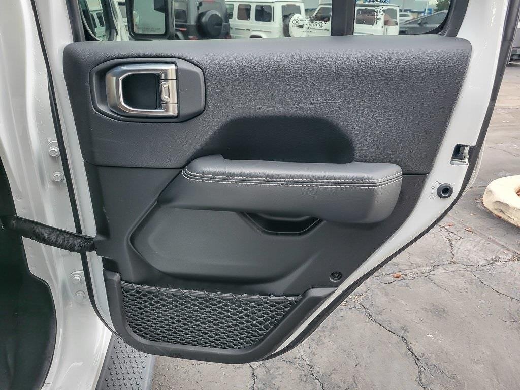2022 JEEP WRANGLER - Image 19