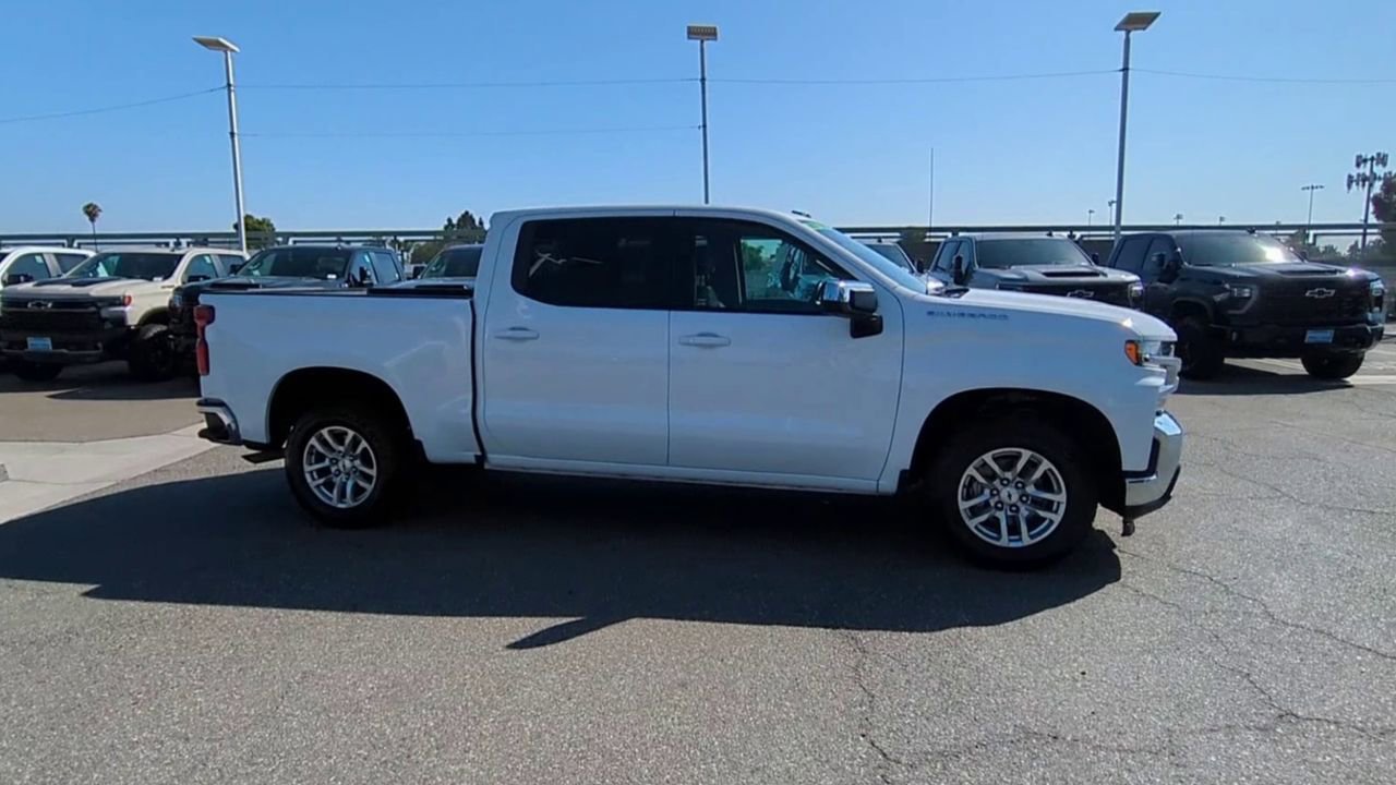 Used 2021 SUMMIT WHITE Chevrolet LT image 9