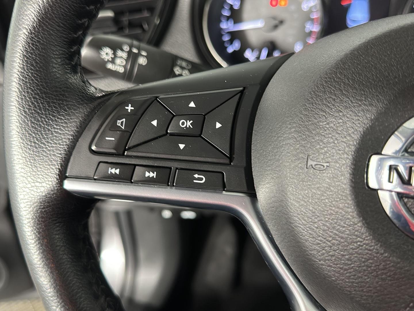 Used 2022 Gun Metallic Nissan SL image 24