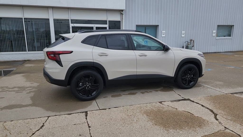 2026 Chevrolet Trax Activ - Photo 7