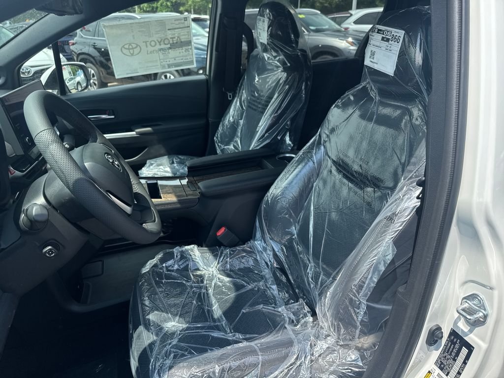 New 2026 Wind Chill Pearl Toyota Platinum image 21
