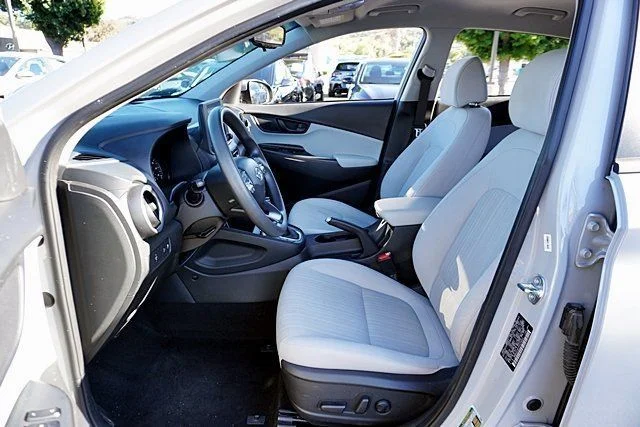 Used 2023 Silver Hyundai SEL image 13