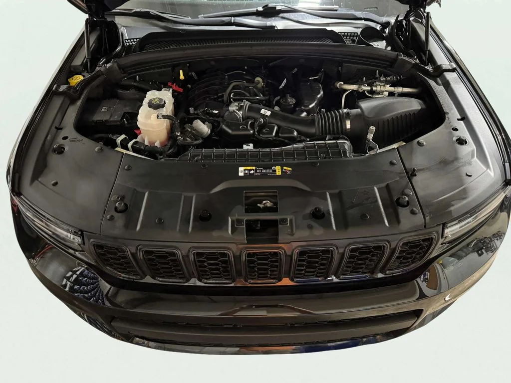 Used 2023 Black Jeep Altitude image 28