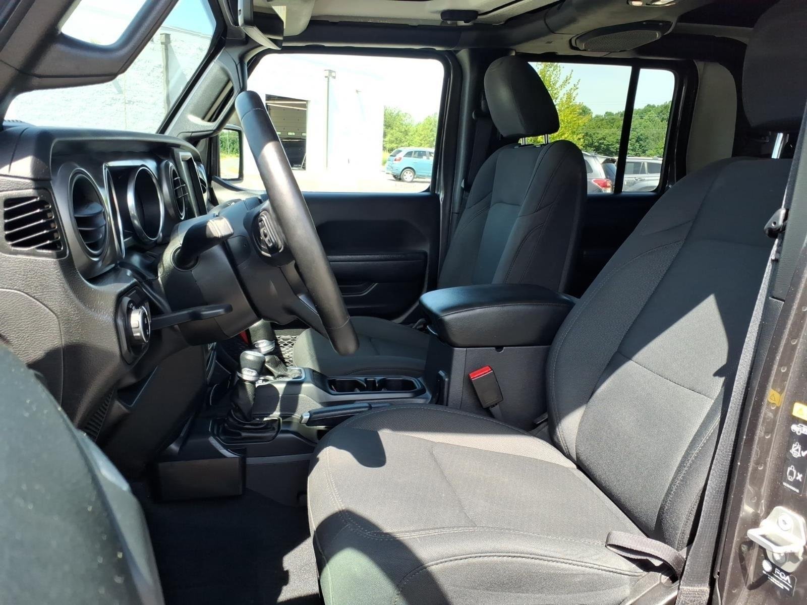 Used 2022 Granite Crystal Metallic Clearcoat Jeep Willys image 19