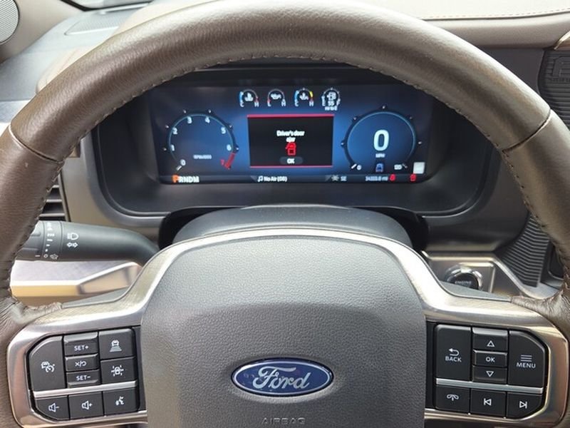 Used 2025 Agate Black Metallic Ford King Ranch image 19