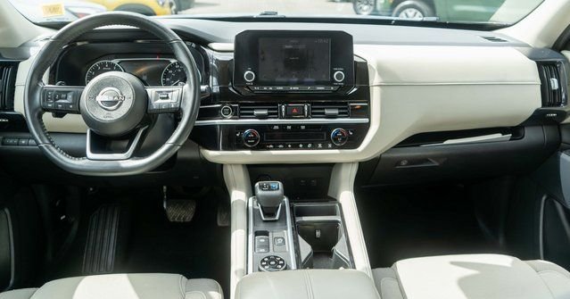 Used 2022 Black Nissan SV image 16