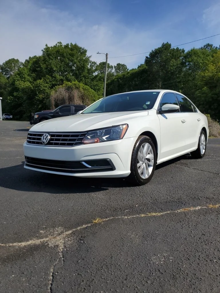 2018 Volkswagen Passat 2.0T SE Auto's photo
