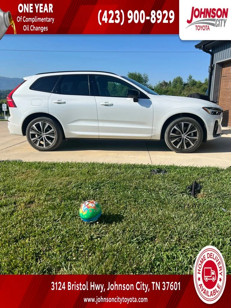 2023 Volvo XC60 B5 Plus Dark Theme FWD's photo
