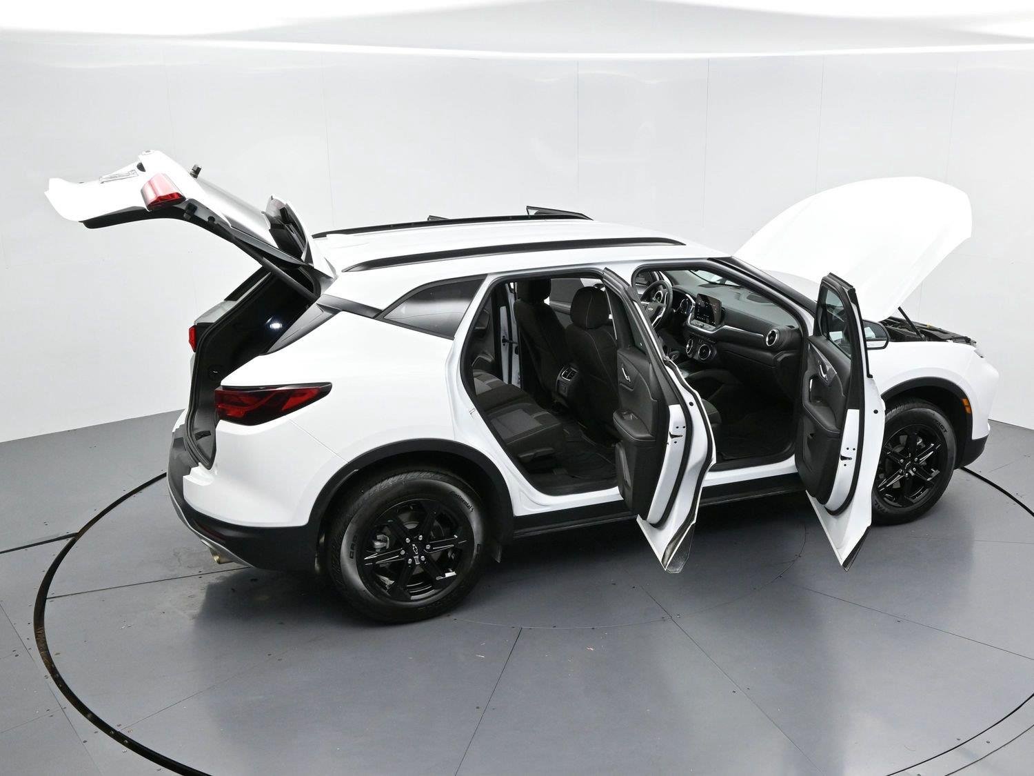 Used 2023 SUMMIT WHITE Chevrolet LT image 41