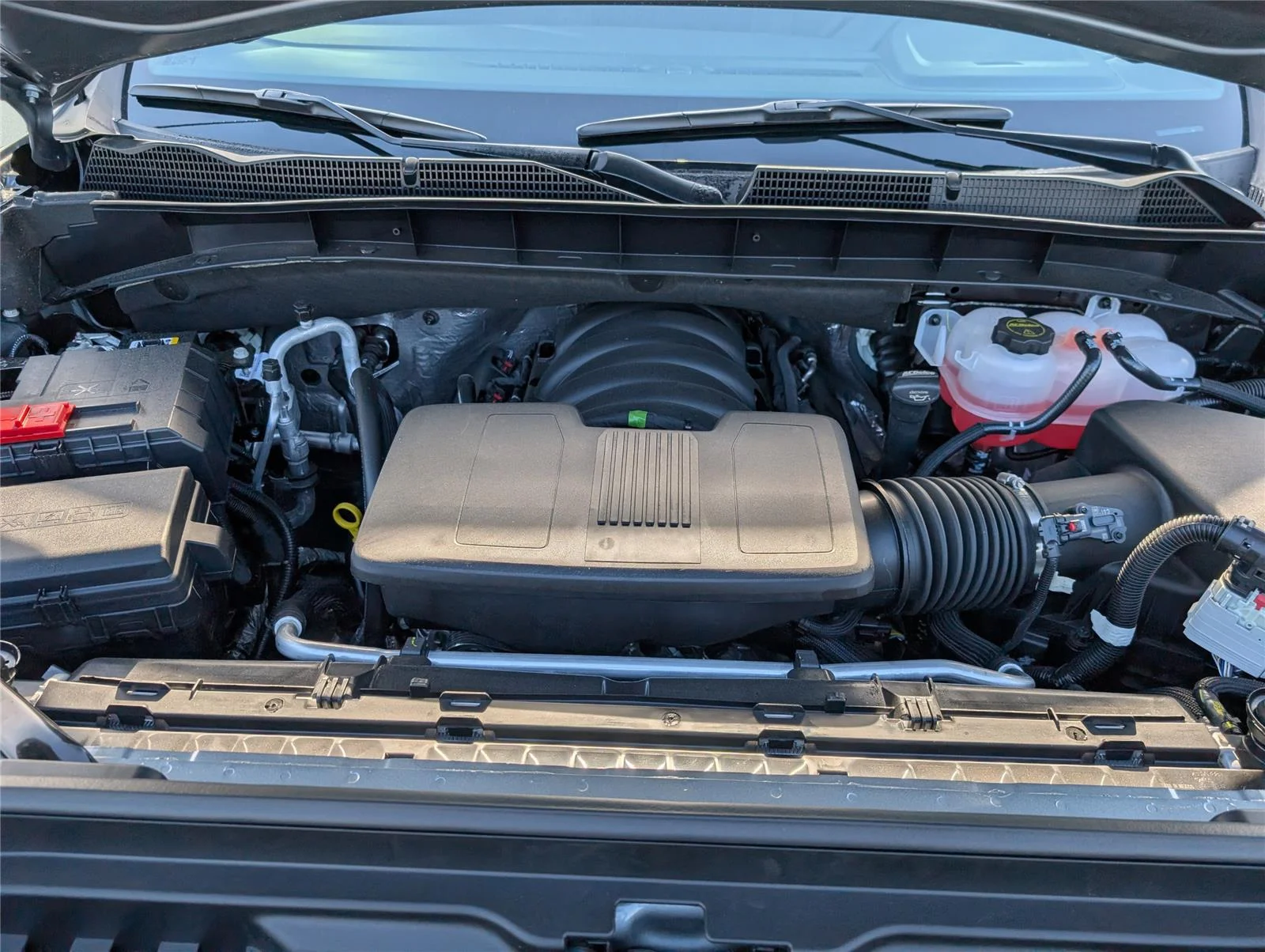 New 2026 Sterling Metallic GMC Elevation image 12